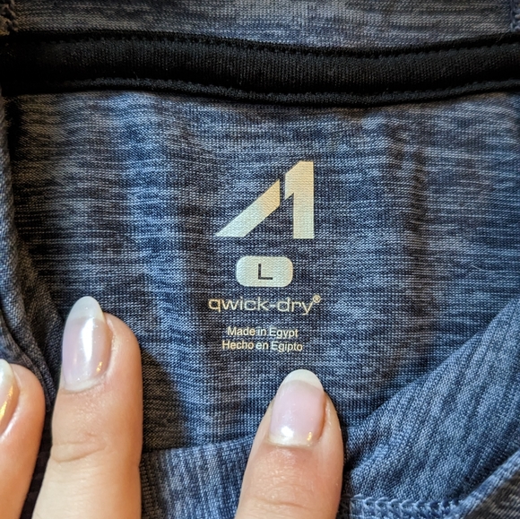 Lightweight hooded longsleeve - Picture 2 of 2